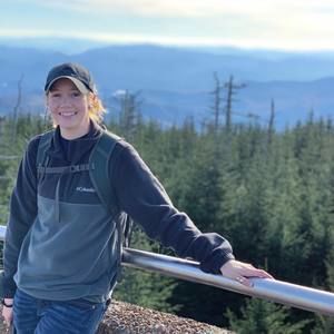 Meet your Posher, Holly